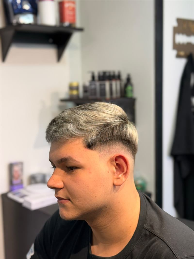 Luzes platinadas com degradê baixo